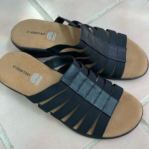 10M sandals by St. John’s Bay Black straps new without tags never worn